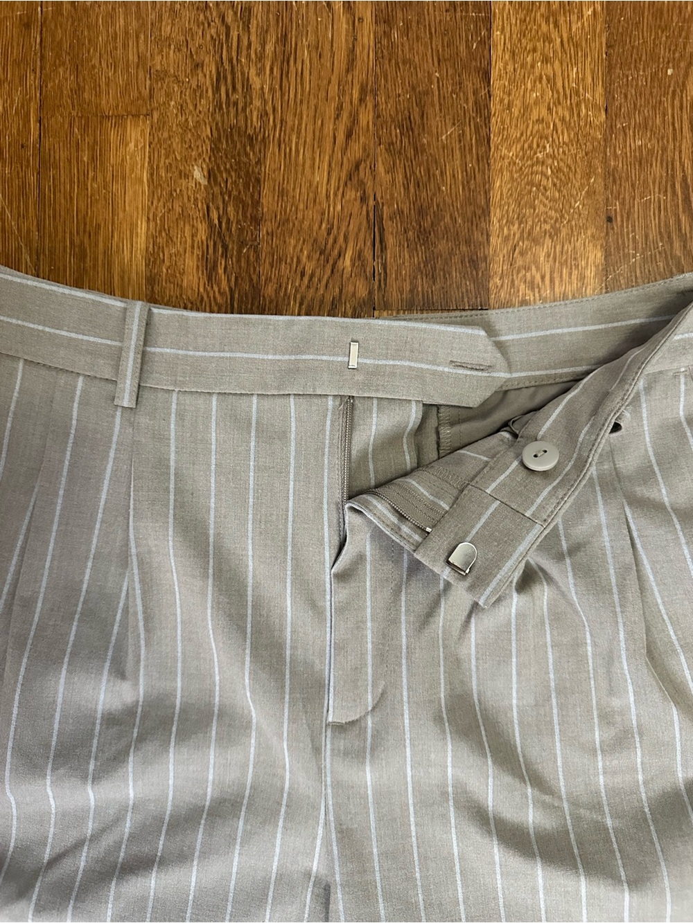 LOFT Versa Double Pleat Relaxed Straight Pants - Picture 3 of 6